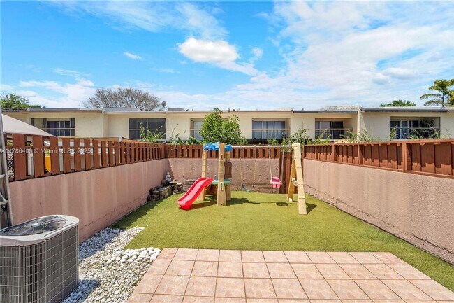 property at 14145 Kendale Lakes Cir