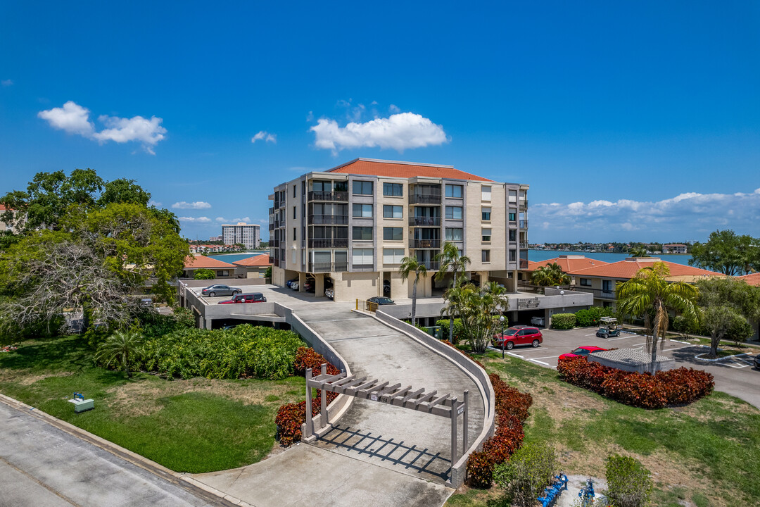 Palma Del Mar in St. Petersburg, FL - Building Photo