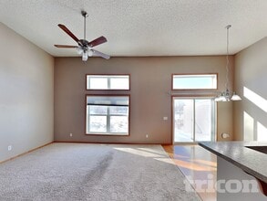 5106 Farnham Dr N in Hugo, MN - Foto de edificio - Building Photo