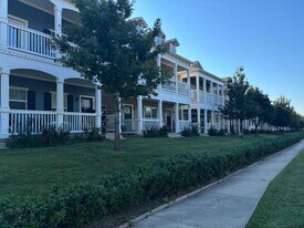 453 N Woods St in Sherman, TX - Building Photo