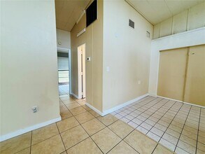164 Tradewinds Dr NW in Port Charlotte, FL - Building Photo - Building Photo