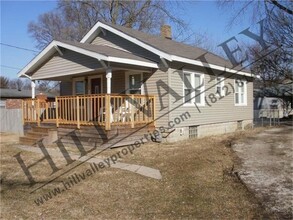 1040 E Springhill Dr in Terre Haute, IN - Building Photo - Building Photo