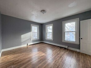 253 W Ivy St in New Haven, CT - Foto de edificio - Building Photo