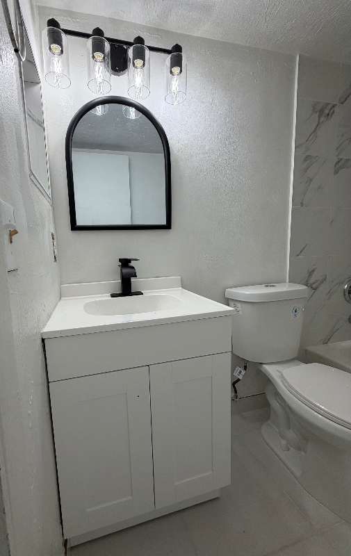 property at 4136 Lakeside Dr