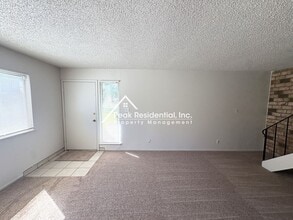 25 La Pera Ct in Sacramento, CA - Building Photo - Building Photo