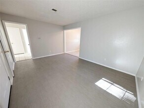 3513 Parkwoods Ln in Midwest City, OK - Building Photo - Building Photo