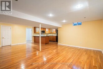 56 Cooperage Crescent in Richmond Hill, ON - Building Photo - Building Photo