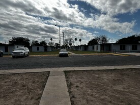 220 S 25th Ave, Unit 220 s 25th Ave Edinburg,TX in Edinburg, TX - Building Photo