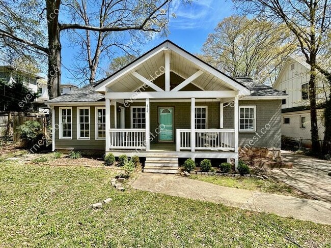 property at 814 S McDonough St