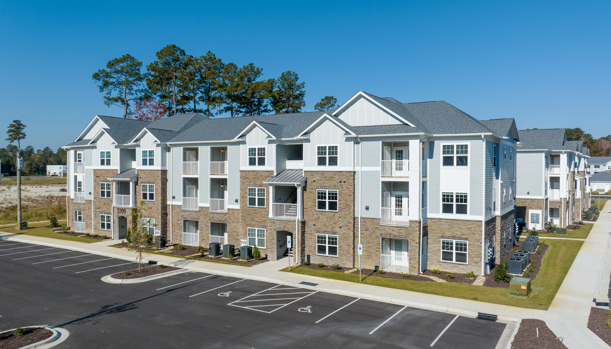 Hudson Carolina Colours in New Bern, NC - Foto de edificio