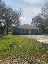 208 Hill St, Unit A in Prairie View, TX - Building Photo