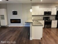 702 Cox Ct photo'