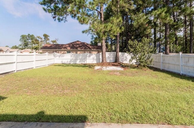 1909 Stonehenge Dr in Hinesville, GA - Building Photo - Building Photo