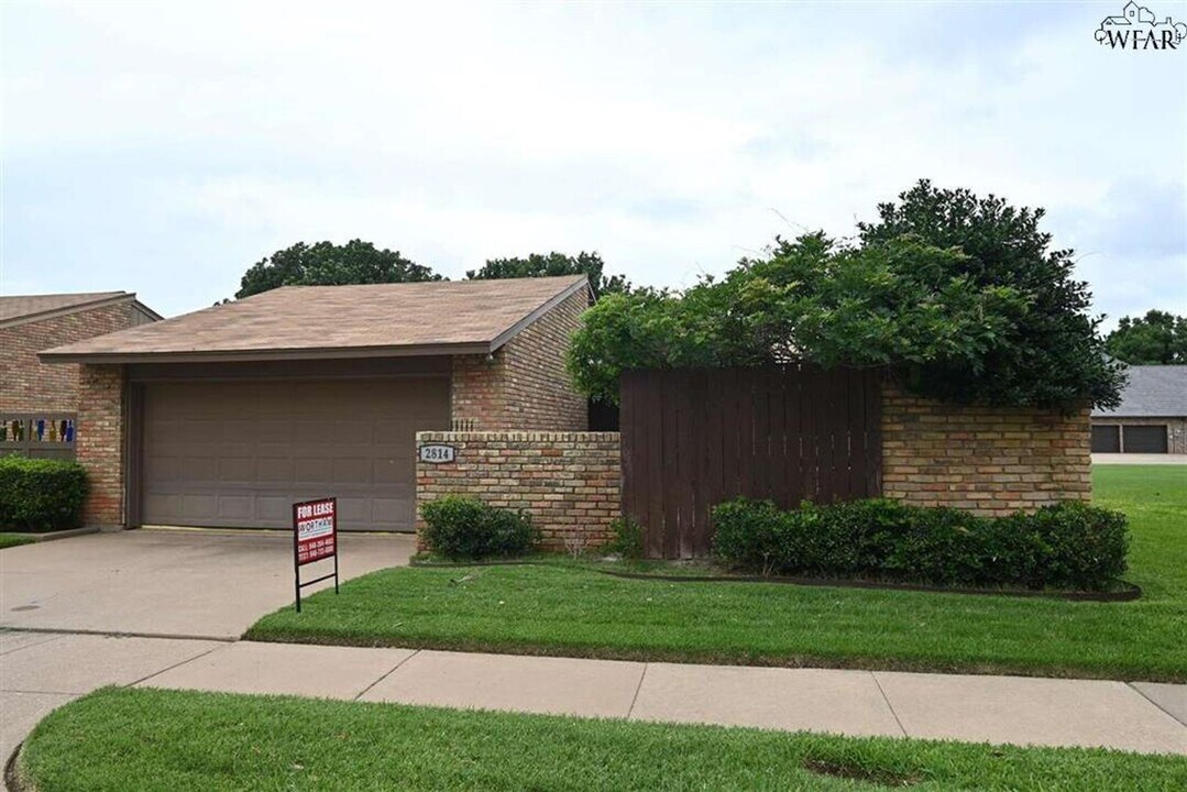 2814 Mill Valley Dr in Wichita Falls, TX - Building Photo