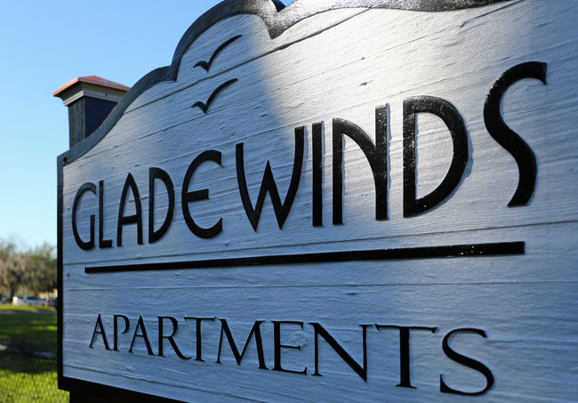 Gladewinds Apartments in Ocala, FL - Foto de edificio - Building Photo