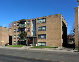 1490 Eglinton Ave in Toronto, ON - Building Photo - Building Photo