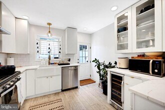 1732 Manton St in Philadelphia, PA - Building Photo - Building Photo