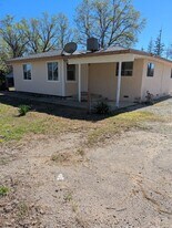 2158 Branstetter Ln in Redding, CA - Building Photo