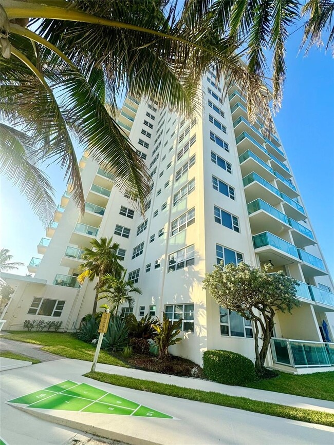 6000 N Ocean Blvd, Unit # 1D in Fort Lauderdale, FL - Foto de edificio - Building Photo