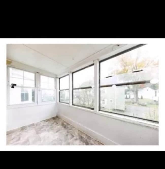 53 Granite St, Unit 2 in Webster, MA - Foto de edificio - Building Photo