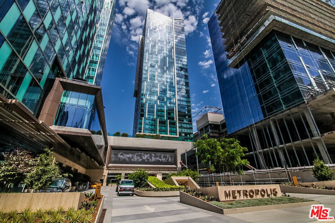 889 Francisco St in Los Angeles, CA - Building Photo