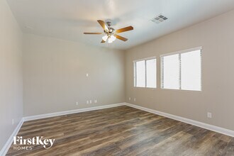 6753 Crystal Run Ln in Las Vegas, NV - Building Photo - Building Photo