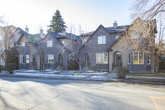 Winston Court in Calgary, AB - Building Photo - Building Photo