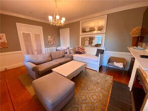 96 Rhode Island Ave in Newport, RI - Building Photo - Building Photo