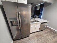 8906 Freeland St photo'