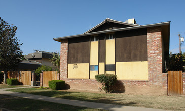 3331 E Sierra Madre Ave in Fresno, CA - Building Photo - Building Photo