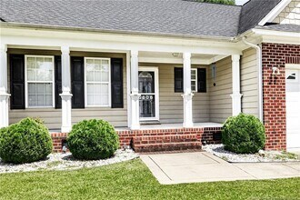 5806 Rainsford Dr in Fayetteville, NC - Foto de edificio - Building Photo