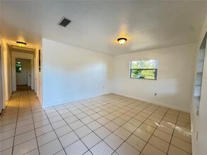 4883 N Pine Hills Rd in Orlando, FL - Building Photo - Building Photo
