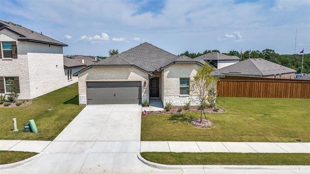 1321 Hamilton St in Howe, TX - Building Photo