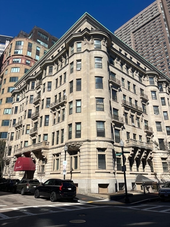 property at 8 Garrison St