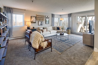 Avana Southview in Inver Grove Heights, MN - Foto de edificio - Building Photo