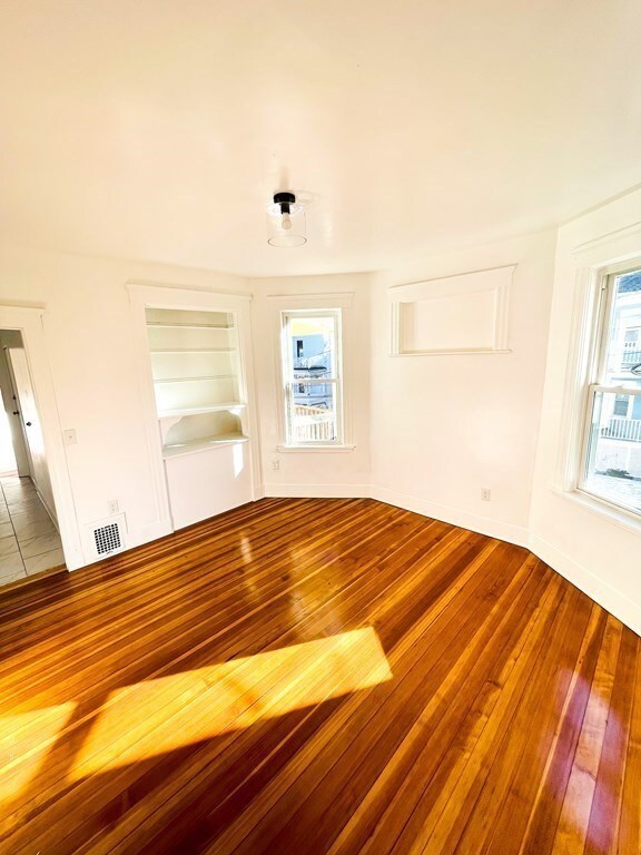 11 Colonial Ave-Unit -unit 2 in Boston, MA - Building Photo - Building Photo