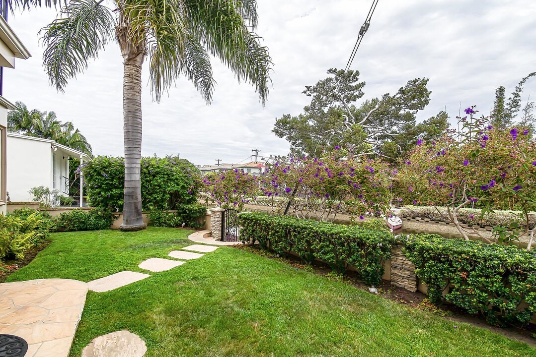 3000 Grand Canal in Los Angeles, CA - Building Photo