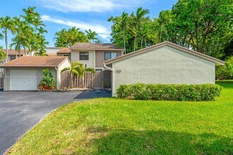 11256 SW 104th St in Miami, FL - Building Photo - Building Photo