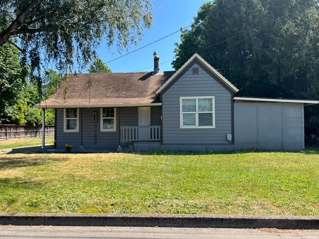 744 SE Cleveland Ave