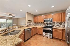 2945 Royal Tuscan Ln in Valrico, FL - Building Photo - Building Photo