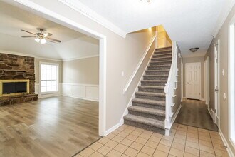 8163 Cairn Dr in Memphis, TN - Foto de edificio - Building Photo