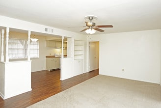 Canterbury House Apartments in Houma, LA - Building Photo - Interior Photo