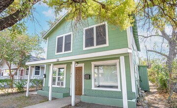 342 Vine St in San Antonio, TX - Building Photo - Building Photo