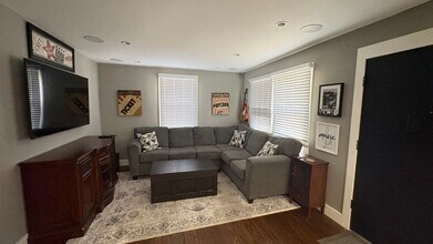 30 E Thompson Ln in Nashville, TN - Building Photo - Building Photo