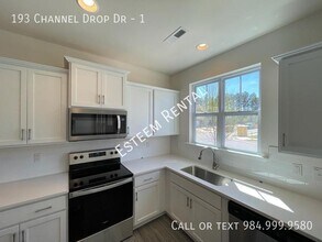193 Channel Drop Dr in Clayton, NC - Building Photo - Building Photo