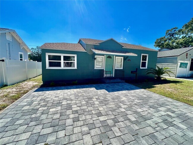 3110 10th Ave N in St. Petersburg, FL - Building Photo - Building Photo