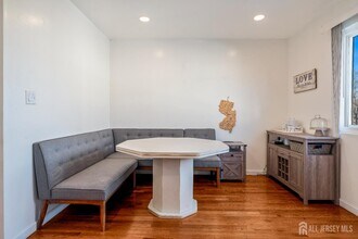 424 Middlewood Rd in Middletown, NJ - Building Photo - Building Photo