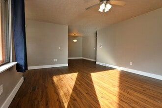 1025 N 50th Ave in Omaha, NE - Building Photo - Building Photo