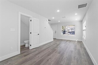 224 W Bond St in Denison, TX - Building Photo - Building Photo