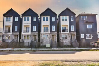 1018A W 15th 1/2 St in Houston, TX - Building Photo - Building Photo